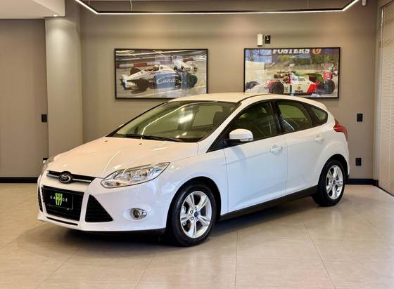FORD FOCUS 1.6 S 16V FLEX 4P MANUAL FORD FOCUS 1.6 S 16V FLEX 4P MANUAL